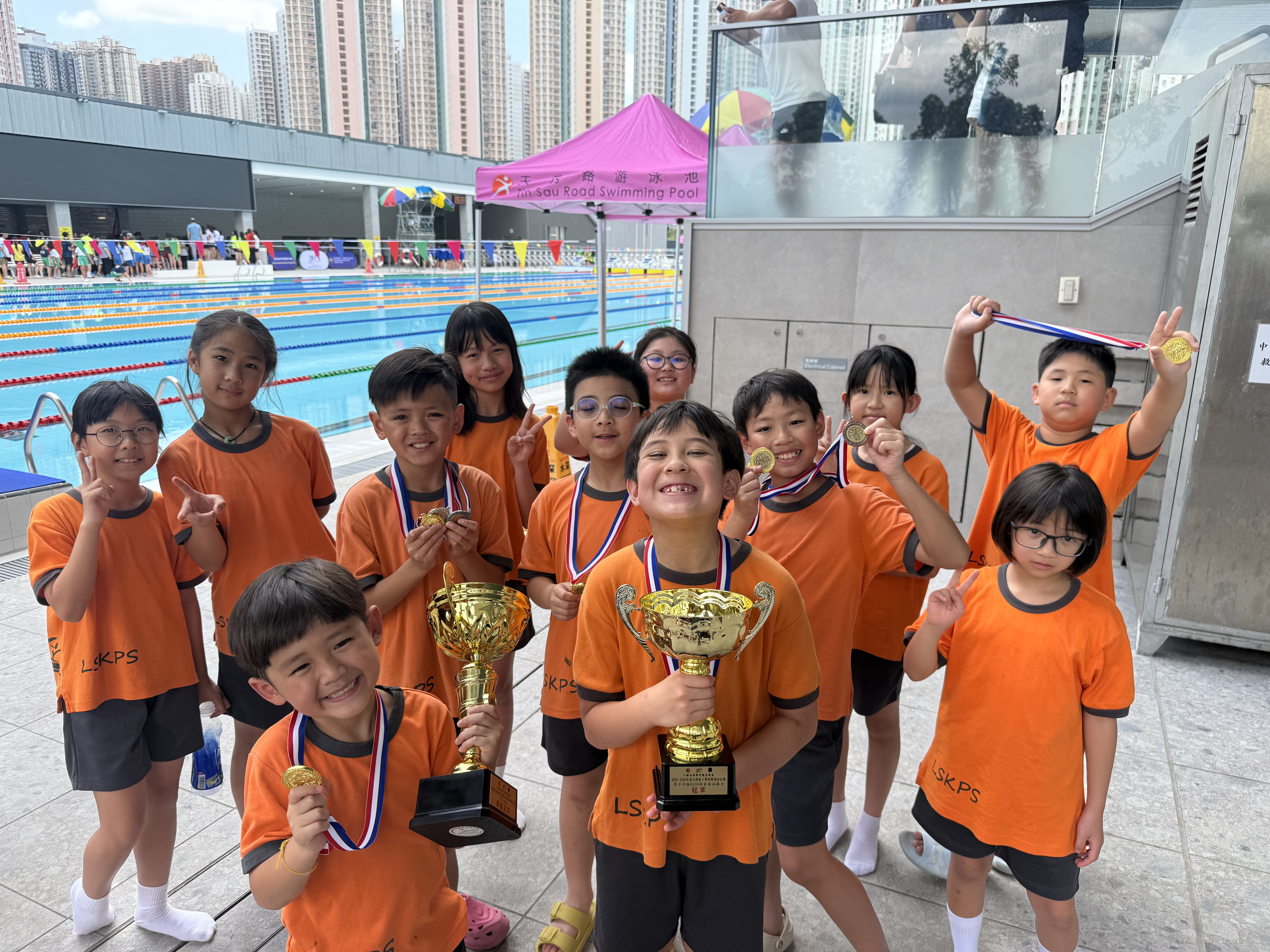 李兆基小學游泳隊頒獎及精彩時刻