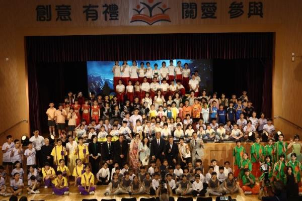 表演生、主禮嘉賓大合照