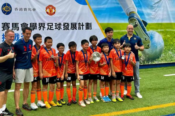 足球隊 勇奪 亞軍(碟賽）